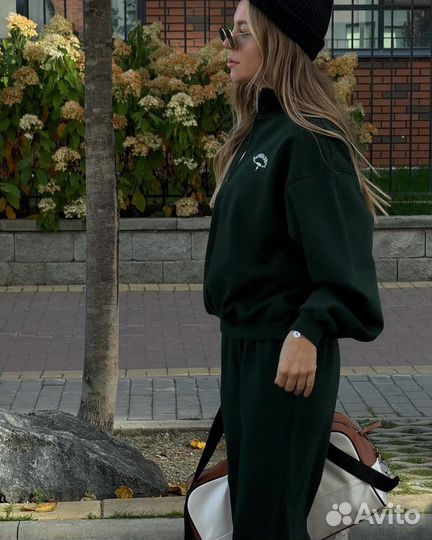 Спортивный костюм женский