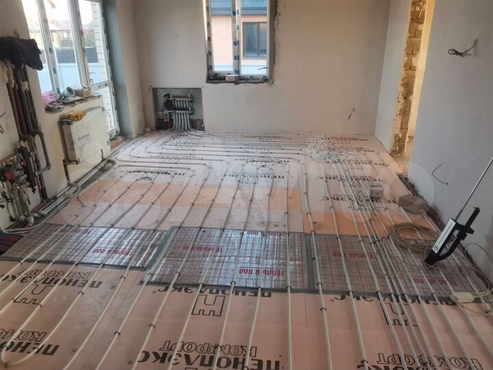 Дом 180 м² на участке 5 сот.