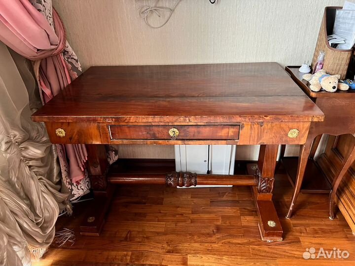 Стол ампирный