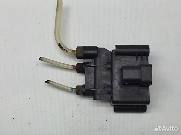 Блок клапанов пневмоподвески w251 R-class 642.9