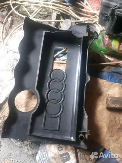 Крышка двигателя audi a6 c5 058103724c