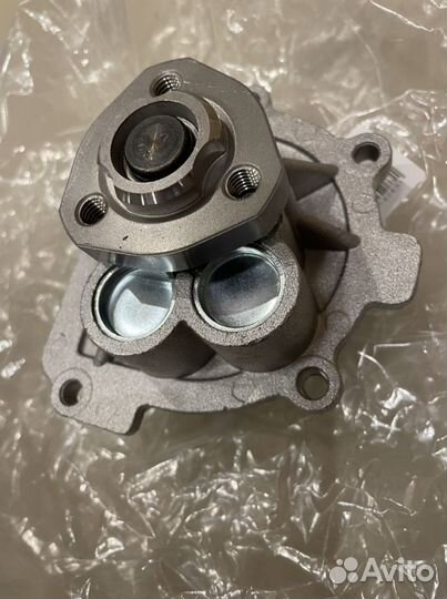 Водяной насос автомобильный (помпа)