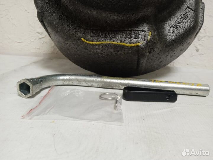 Ящик для инструментов Skoda Octavia (A5 1Z)