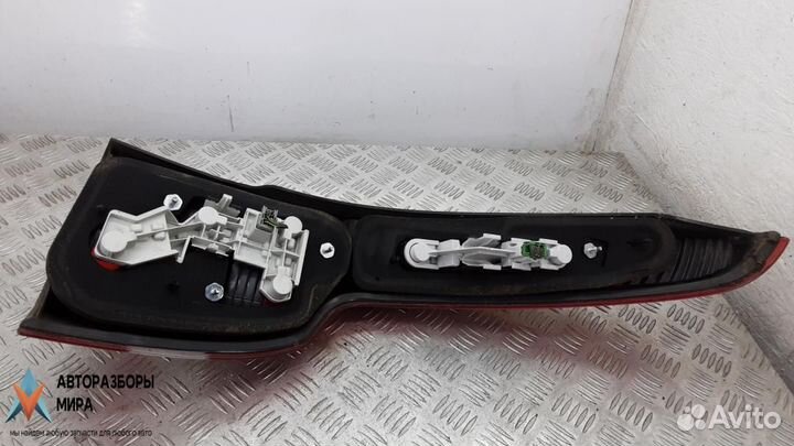 Фонарь задний левый Volvo V50 2005 30678749