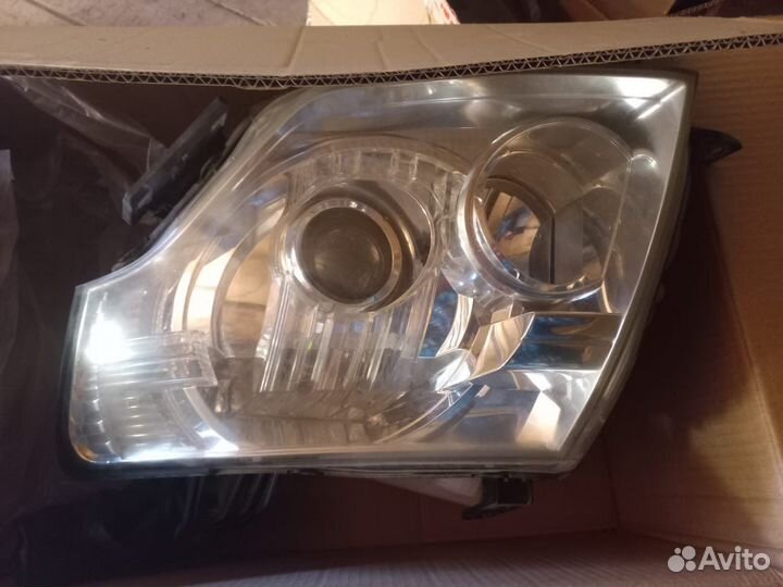 Фары на mitsubishi pajero 4