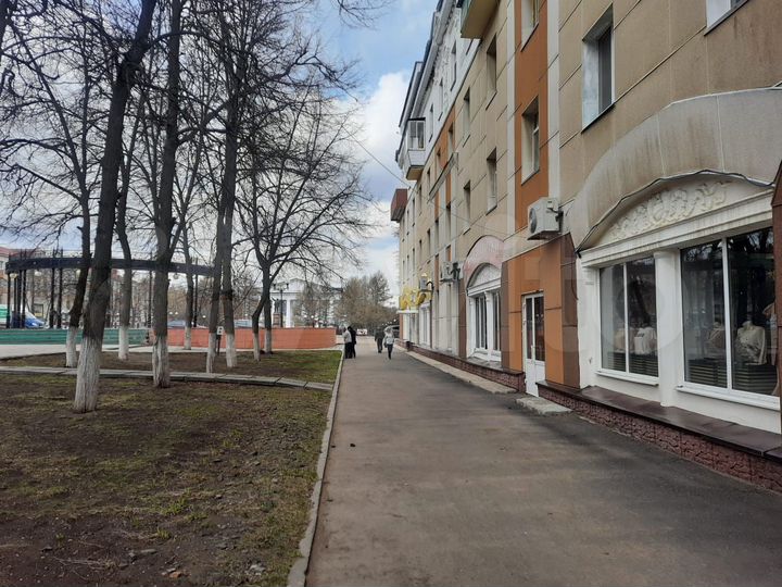 Помещение с отдел. входом и кондиционером- 106.1м²