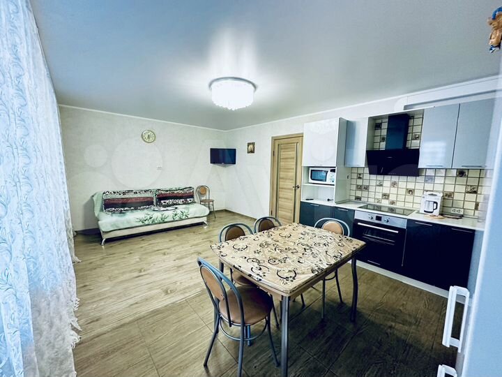 2-к. квартира, 50 м², 2/10 эт.