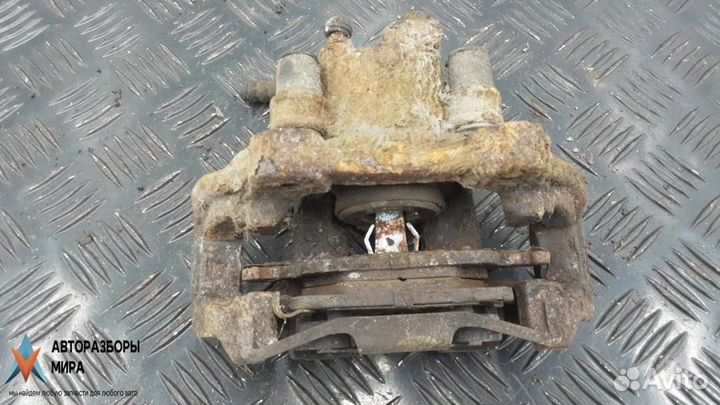 Суппорт задний левый Jeep Grand Cherokee WK2 рест