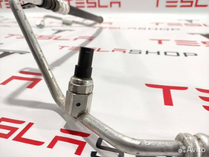 Трубка радиатора кондиционера левая Tesla Model S