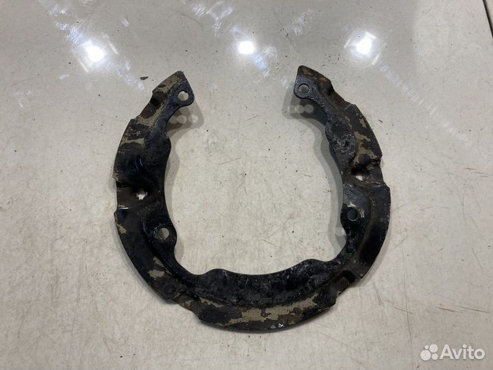 Тормозной щиток(задний правый) (BMW X5 F15)