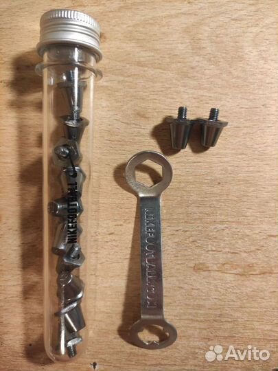 Бутсы/шипы/nike