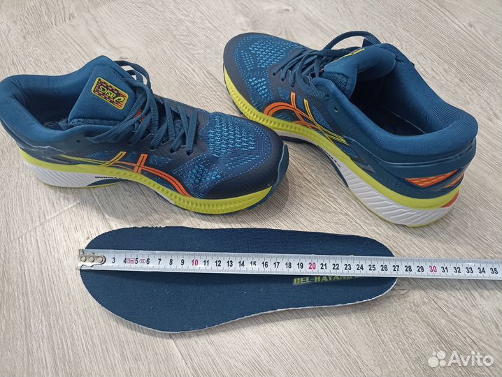 Кроссовки asics
