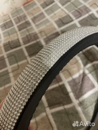 Чехол для автомобиля со стразами