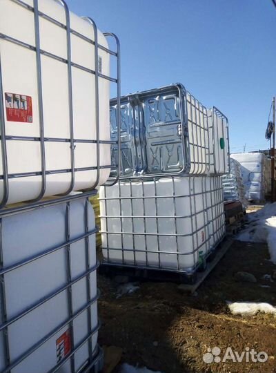 Еврокубы белые 1000 литров б.у. в состоянии новых