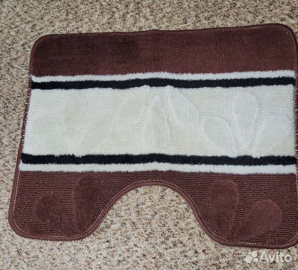 Коврик с вырезом под унитаз