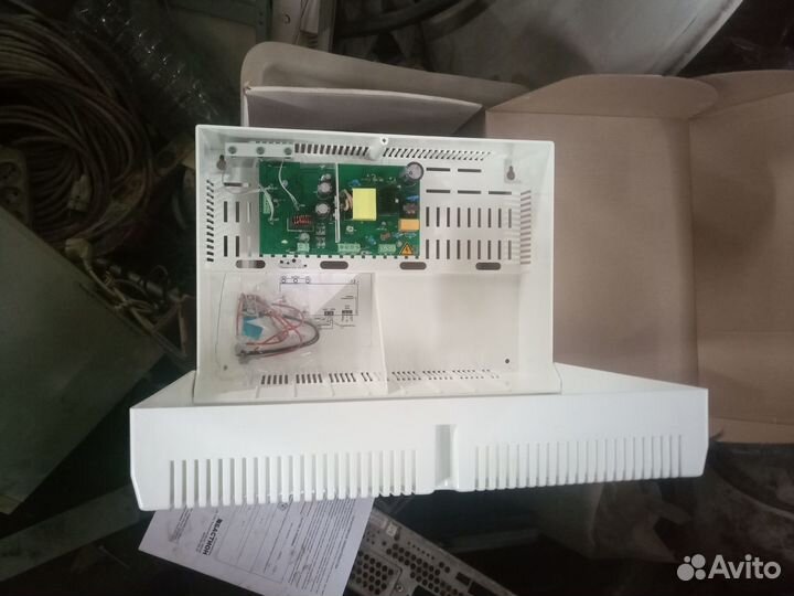 Блок бесперебойного питания 12 вольт 5 ампер