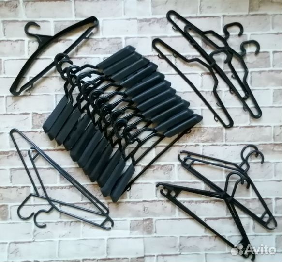 Вешалки пластиковые, большие, разные, 21 шт, б/у