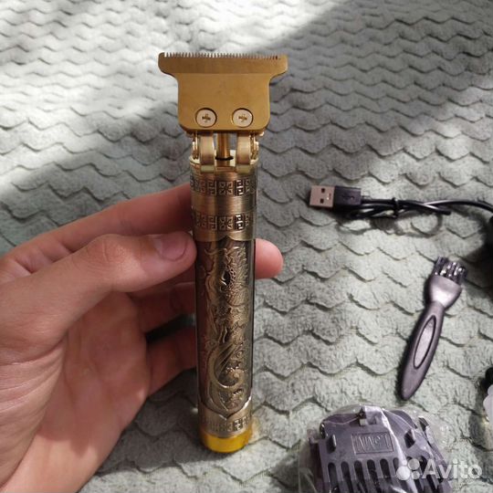 Триммер для усов и бороды