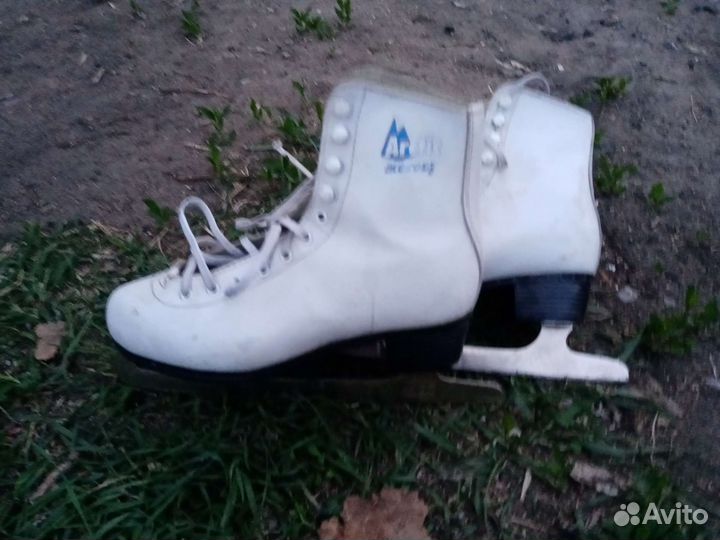 Коньки фигурные