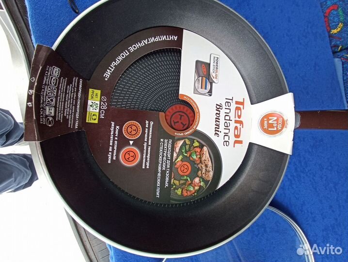 Сковорода tefal 24 см с крышкой новая