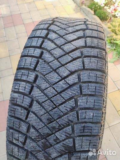 Pirelli Ice Zero FR 235/55 R19 105H