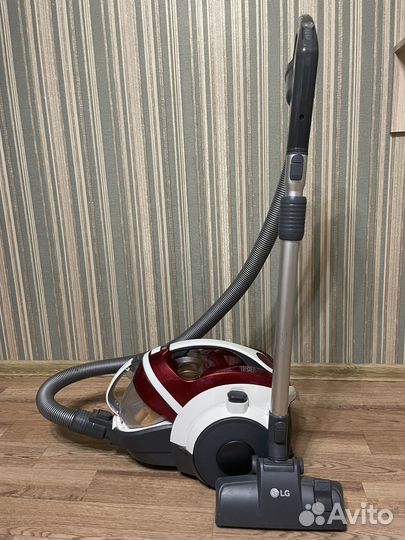 Пылесос LG безмешковый