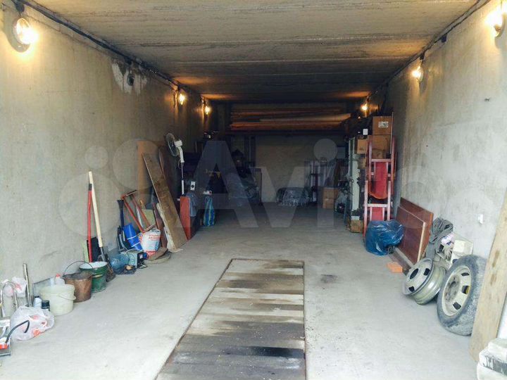 Гараж, > 30 м²