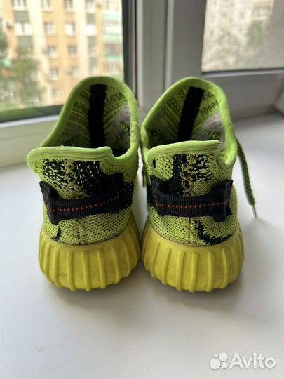 Кроссовки Yeezy boost