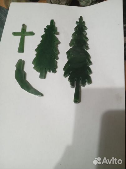 Нефритовые фигуры