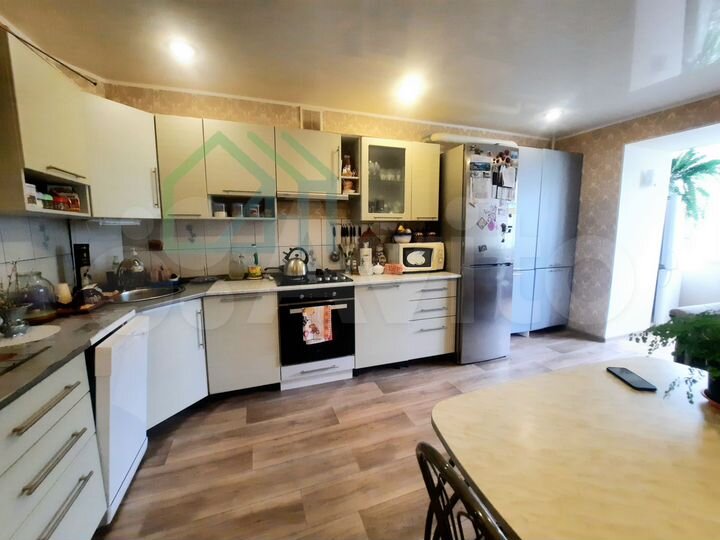 2-к. квартира, 69,3 м², 2/5 эт.