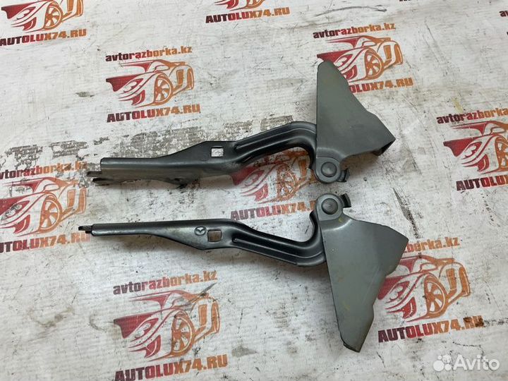 Петля капота Mazda Cx-9 TB CY 2009