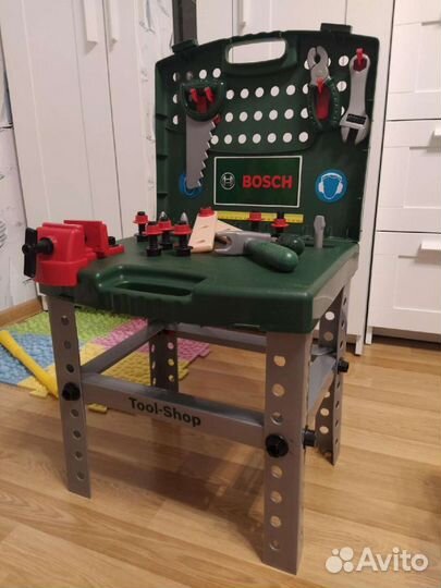 Гараж-парковка, Верстак с инструментами