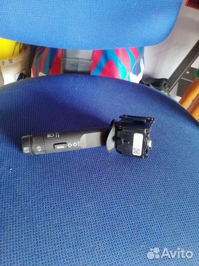 Подрулевой переключатель поворотов