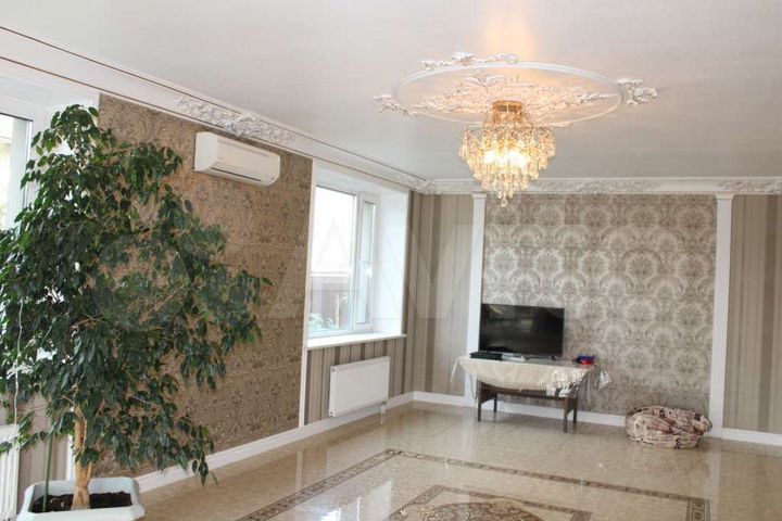 Дом 320 м² на участке 11 сот.