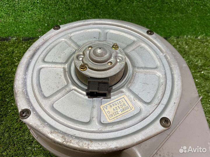 Моторчик ионизатора Toyota Mark 2 JX 80,81