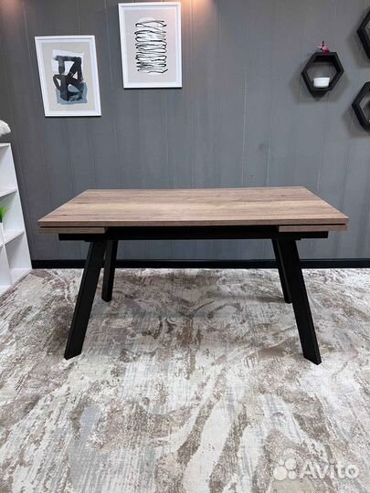 Стол обеденный