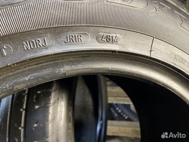 Goodyear EfficientGrip 235/60 R17 102V