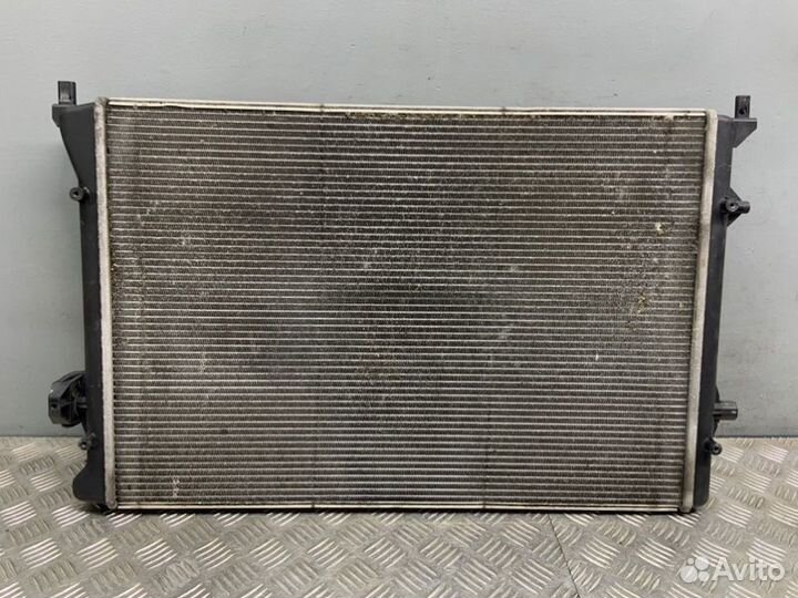 Радиатор охлаждения Volkswagen Passat B6