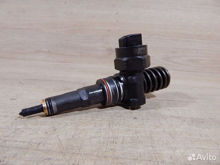 Насос-форсунка Audi A4 B6 038130073J