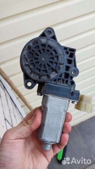 Моторчик стеклоподъемника Kia cerato 1 церато 1