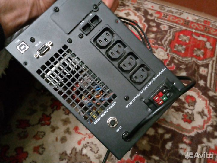 Бесперебойник powercom 1000