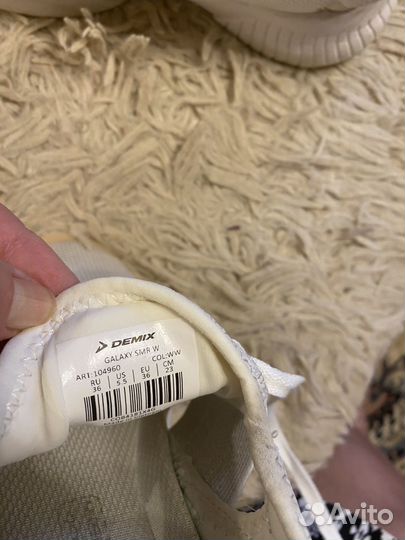 Кроссовки женские