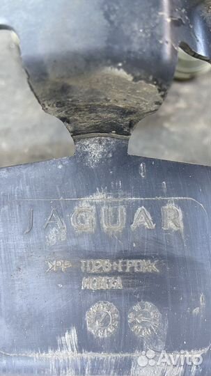 Воздуховод радиатора верхний Jaguar XF