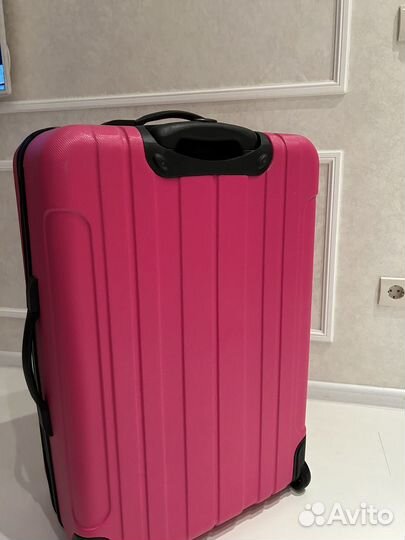 Чемодан размер L новый