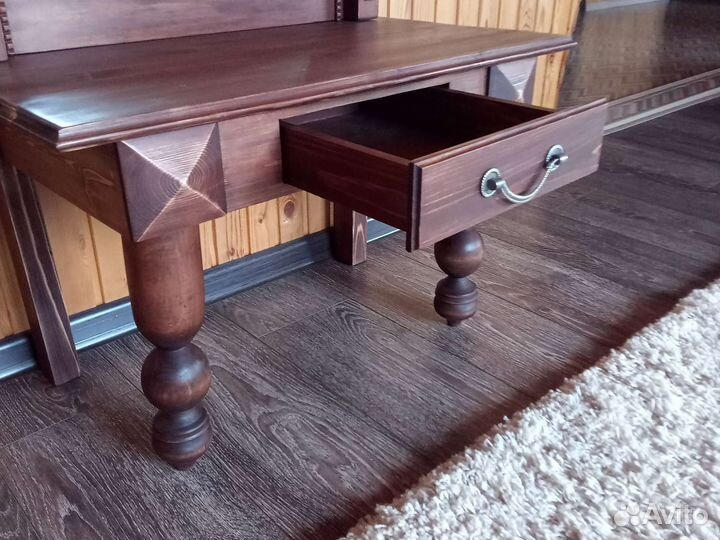 Старинное зеркало с консолью