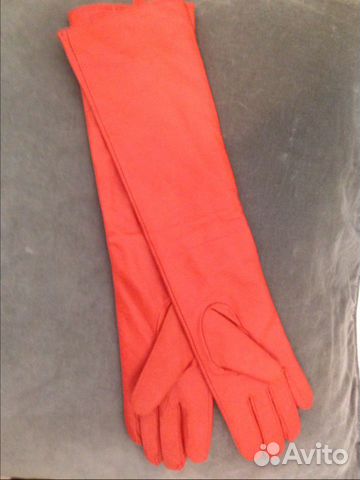 Красные кожаные перчатки до локтя