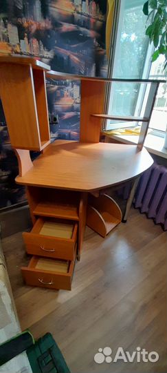 Компьютерный стол