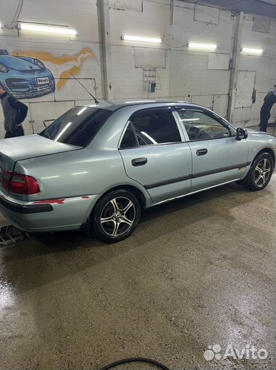 Mitsubishi Carisma 1.6 МТ, 2003, 280 000 км