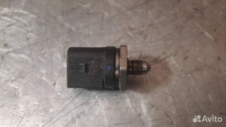 Клапан тнвд Volkswagen Passat B6 2006 261545025