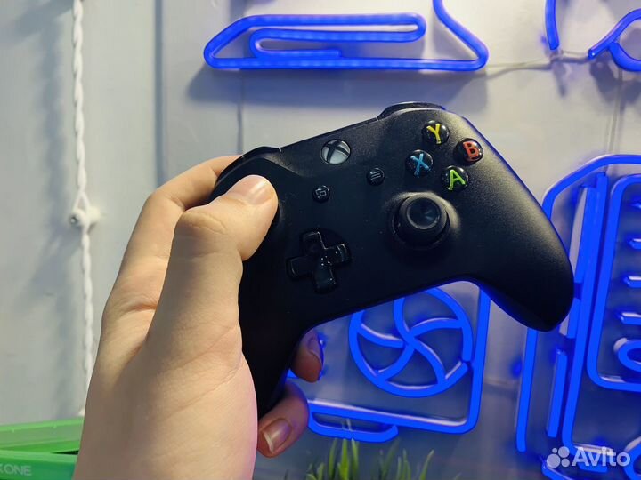 Игровая приставка Xbox One 500 gb